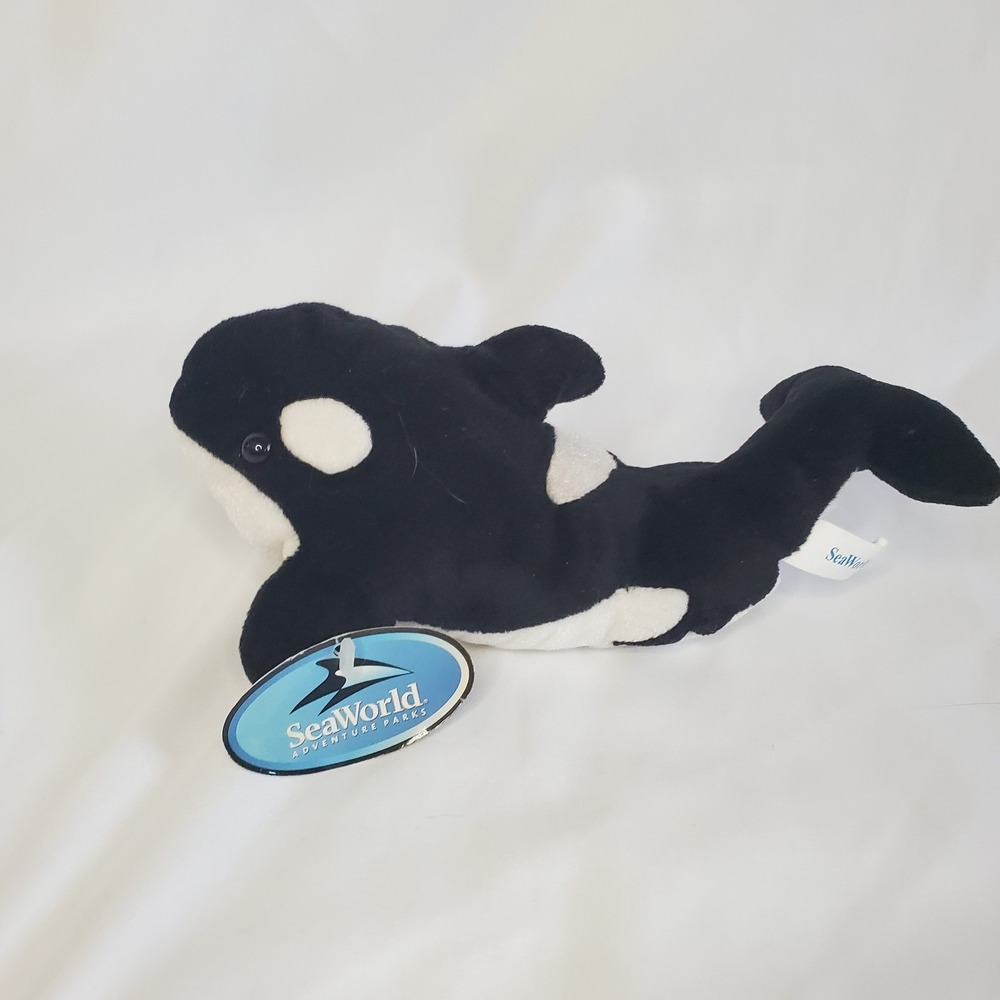SeaWorld Shamu Orca Plush Stuffed Animal Black White Killer Whale 9 Inch Nwt